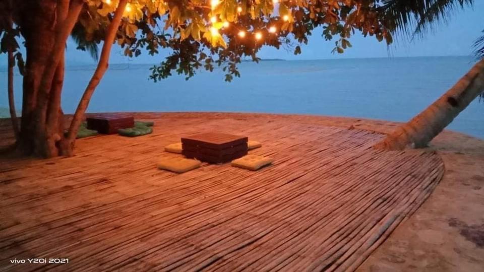 Mecaja Beach House Roxas  Buitenkant foto