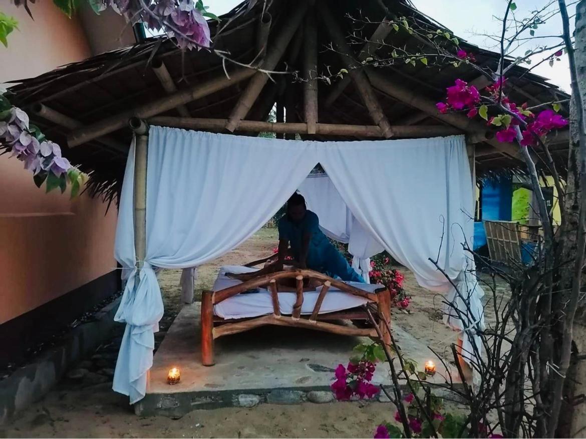Mecaja Beach House Roxas  Buitenkant foto